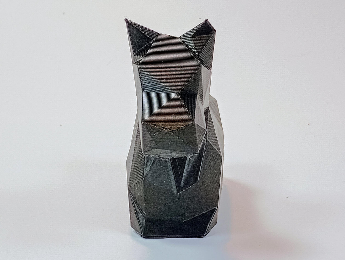 Low-Polygon Scottish Terrier Figurine – Modern Geometric Decor for Dog Lovers