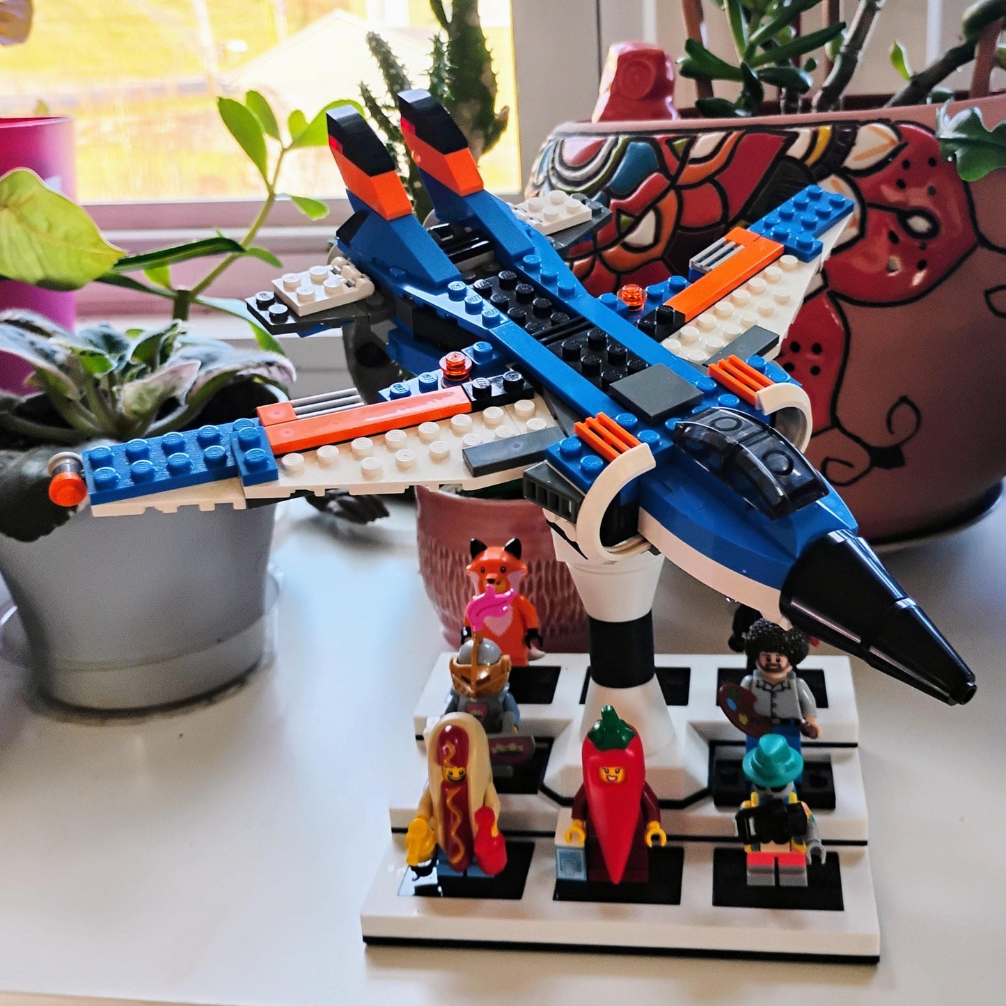 Display for LEGO® Minifigures with Adjustable Ship Stand