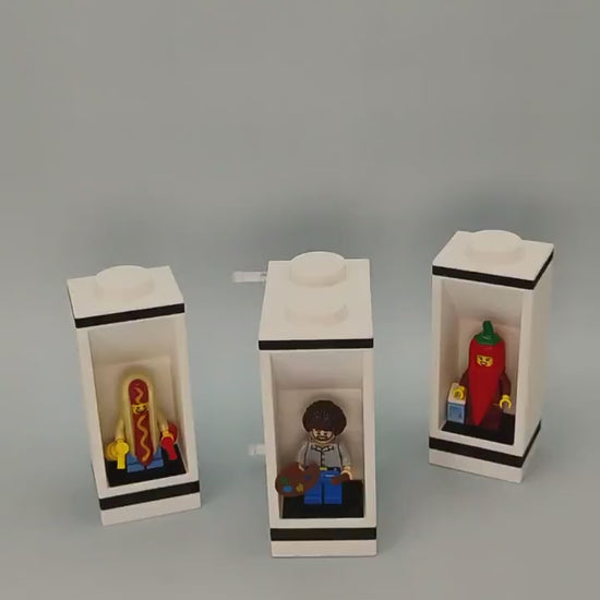 Video showing modular minifigure display units arranged with LEGO® minifigures
