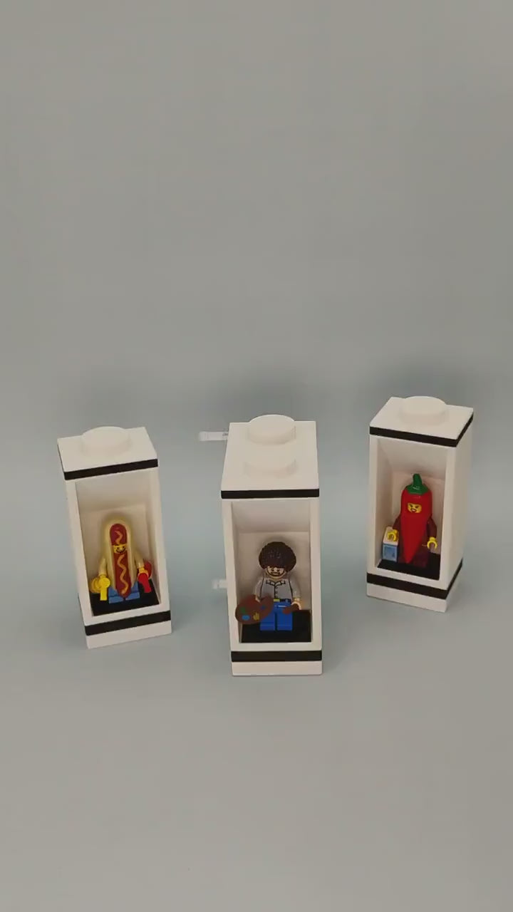 Video showing modular minifigure display units arranged with LEGO® minifigures